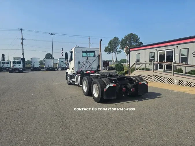 2019 VOLVO VNL64T-300