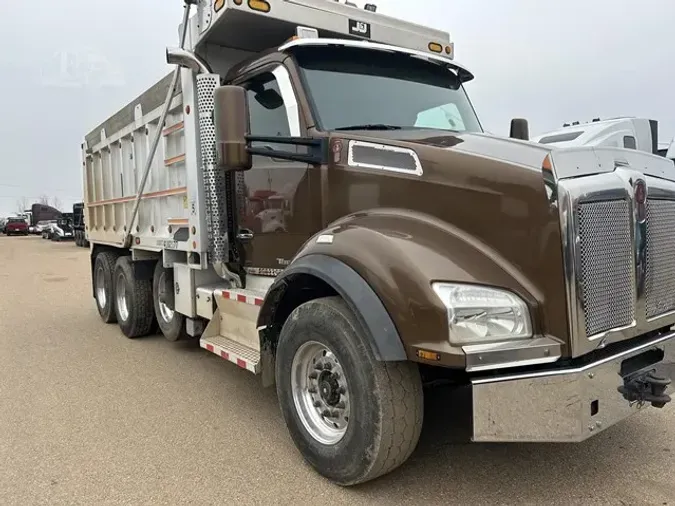 2016 KENWORTH T880