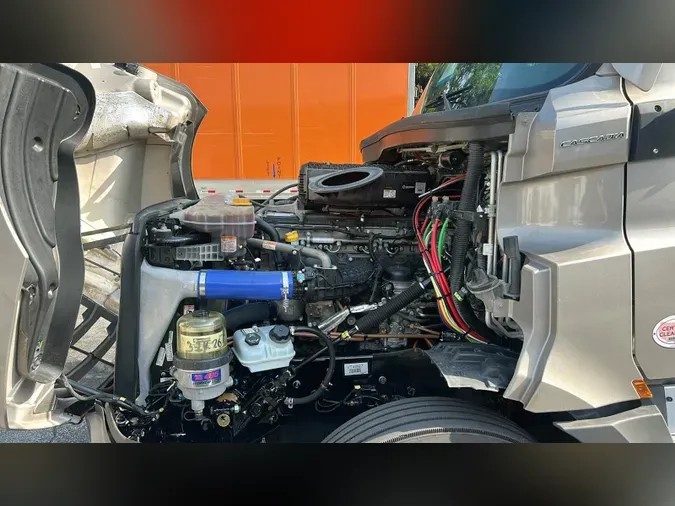 2025 Freightliner Cascadia 126c255d967c357c72d59a2601c694a9cef
