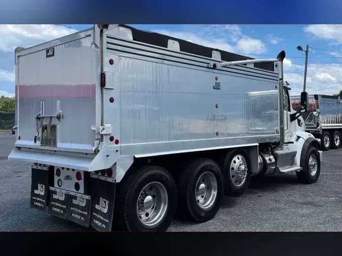 2017 Peterbilt 567