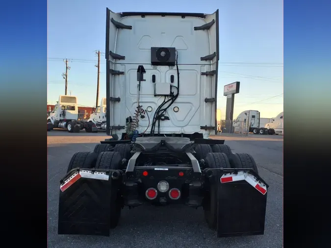 2020 FREIGHTLINER/MERCEDES CASCADIA 125