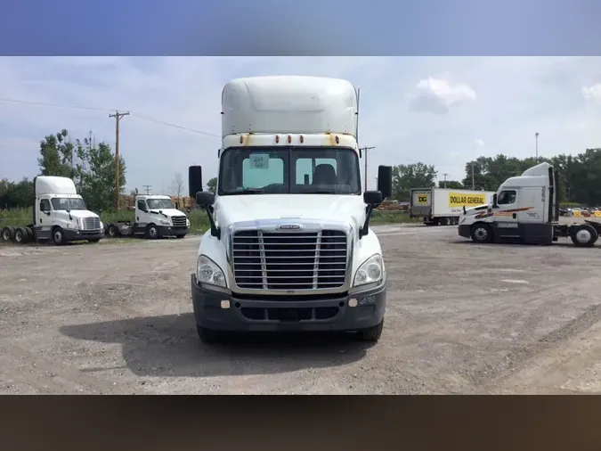 2019 Freightliner Cascadia 125c25b63eecd085fbf93dd7fd37a7474e9