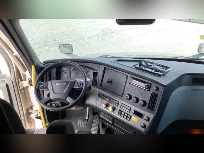 2022 Freightliner Cascadia 126