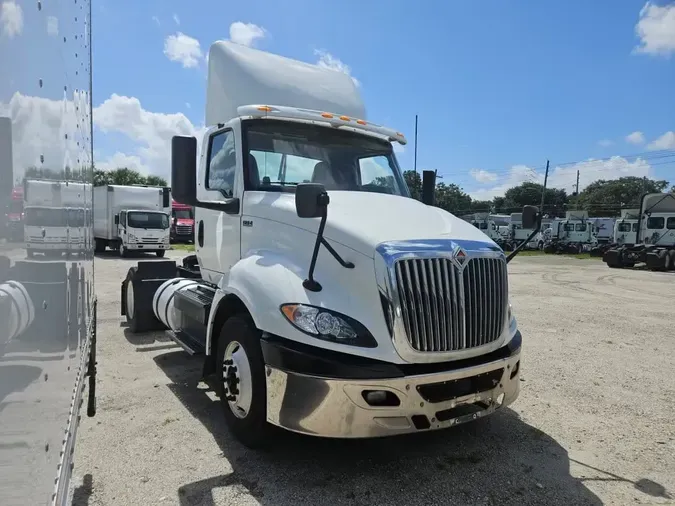 2018 NAVISTAR INTERNATIONAL RH613 DAYCAB S/A