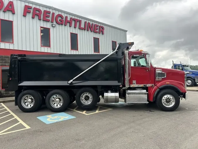 2019 Freightliner 122SD