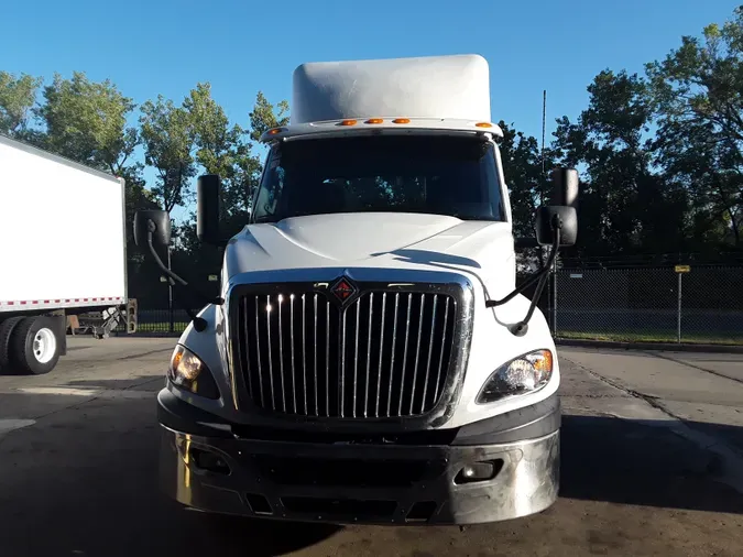 2019 NAVISTAR INTERNATIONAL RH613 DAYCAB S/A