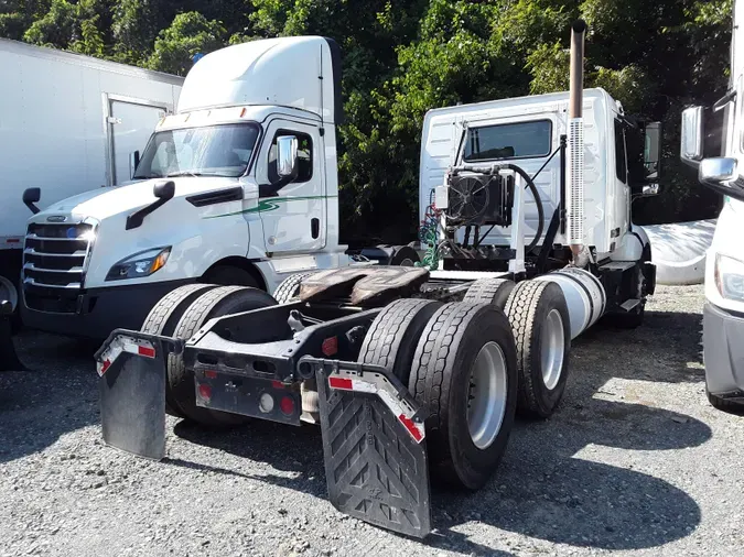 2019 VOLVO VNL64T-300