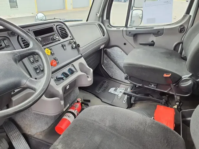 2018 FREIGHTLINER/MERCEDES M2-112