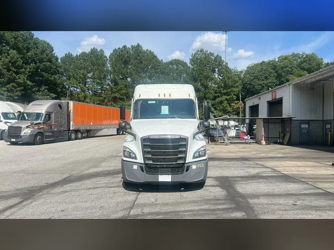 2021 Freightliner Cascadia 126