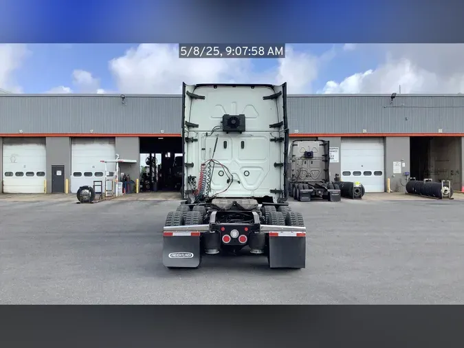 2021 Freightliner Cascadia