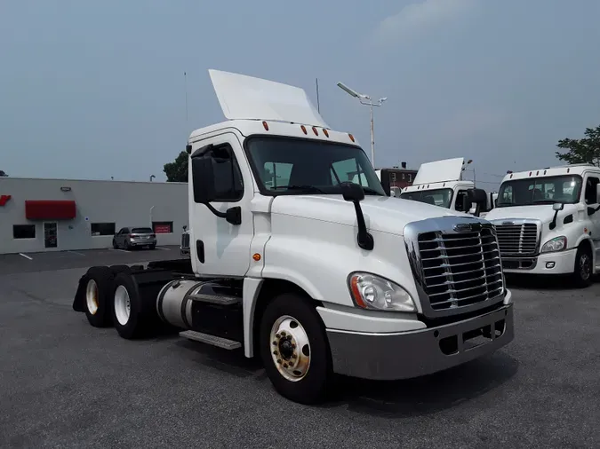 2016 FREIGHTLINER/MERCEDES CASCADIA 125