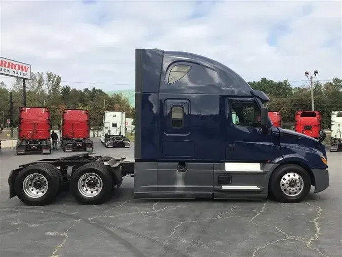 2021 FREIGHTLINER CA126