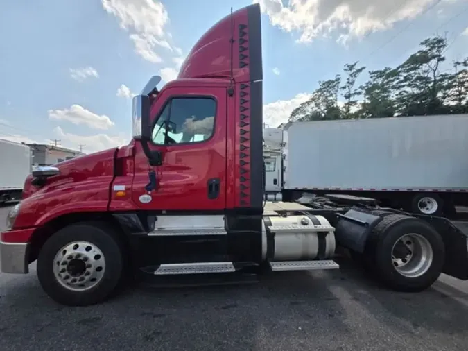 2019 FREIGHTLINER/MERCEDES CASCADIA 125