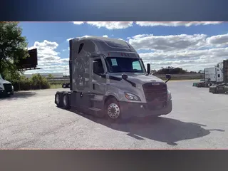 2022 Freightliner Cascadia 126