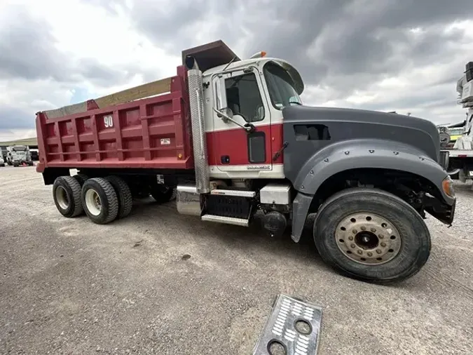 2014 MACK GRANITE GU713