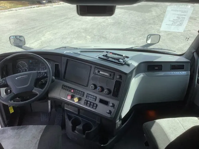 2022 Freightliner Cascadia 126