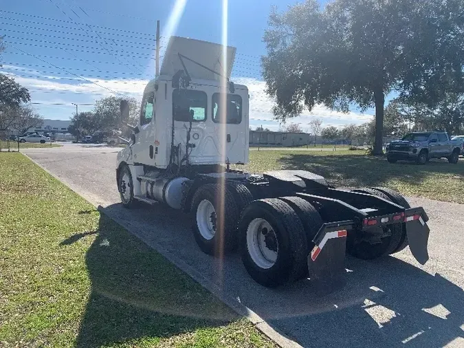 2019 Freightliner T12664ST