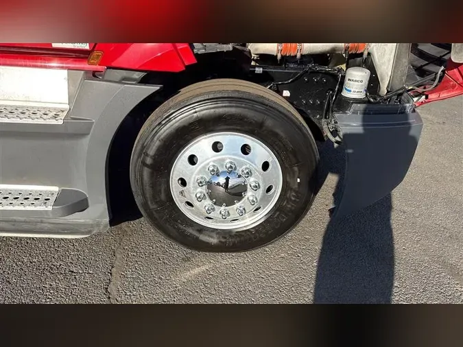 2022 FREIGHTLINER CA126