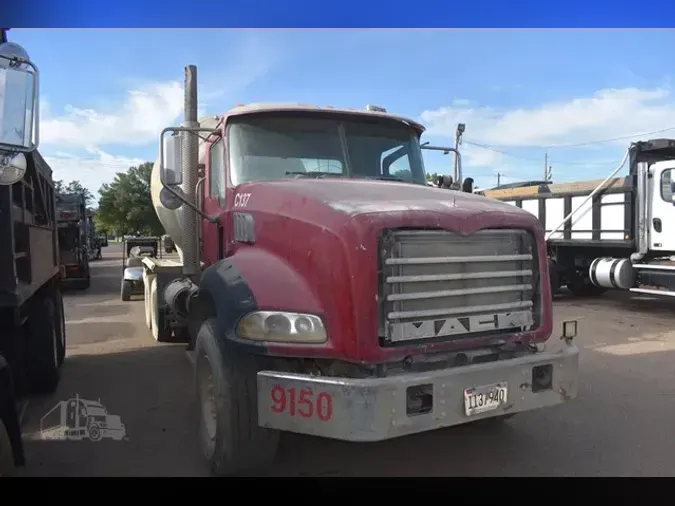 2009 MACK GRANITE GU813