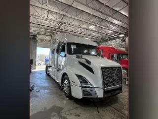 2020 Volvo VNL64T860