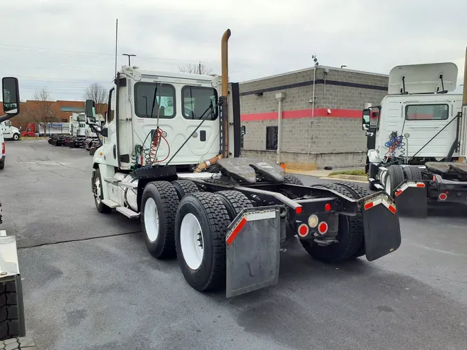 2015 FREIGHTLINER/MERCEDES CASCADIA 125