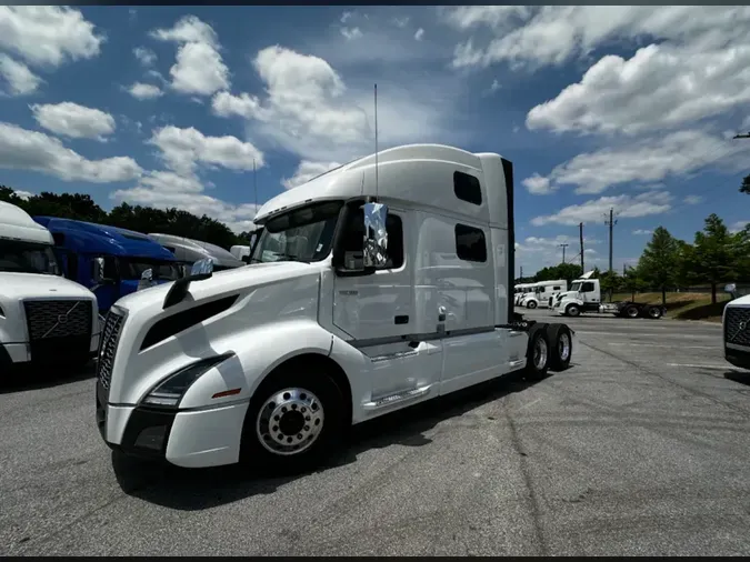 2023 Volvo VNL64T860