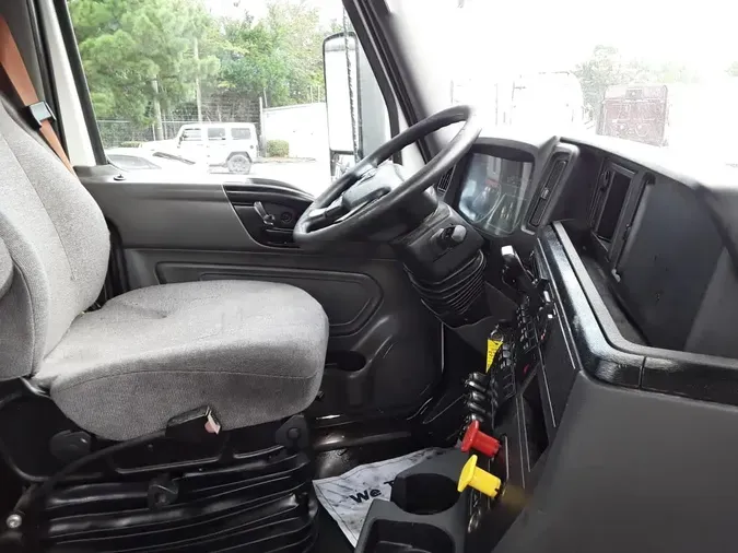 2020 NAVISTAR INTERNATIONAL LT625 DAYCAB T/A
