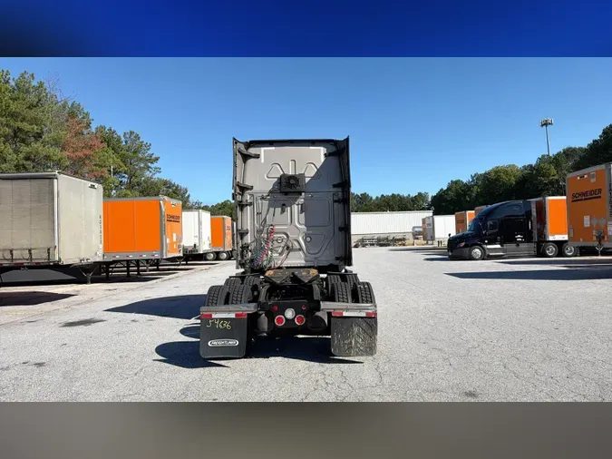 2023 Freightliner Cascadia 126