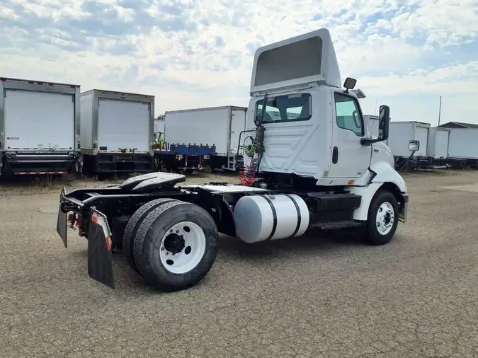 2019 NAVISTAR INTERNATIONAL RH613 DAYCAB S/A