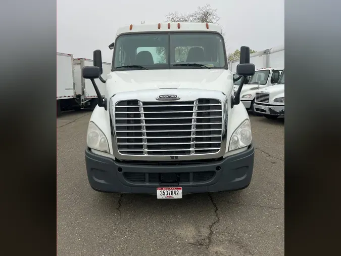 2015 FREIGHTLINER/MERCEDES CASCADIA 113