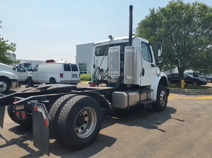 2016 FREIGHTLINER M2 106