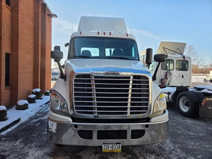2018 FREIGHTLINER/MERCEDES CASCADIA 125