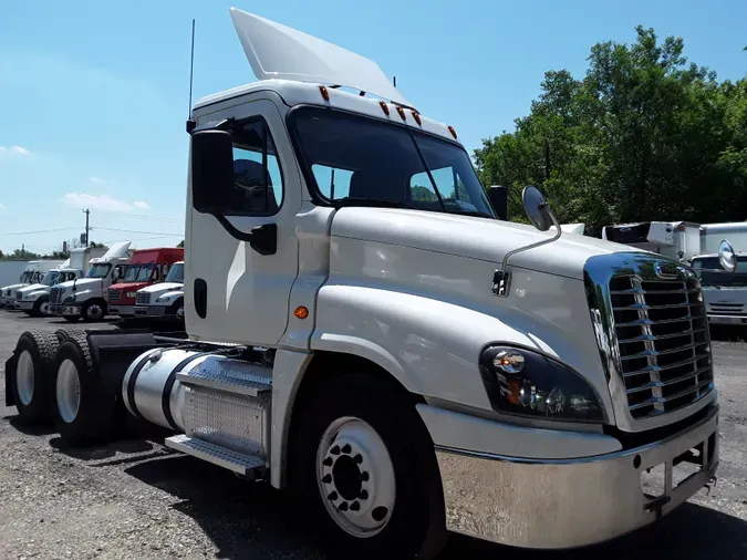 2020 FREIGHTLINER/MERCEDES CASCADIA 125