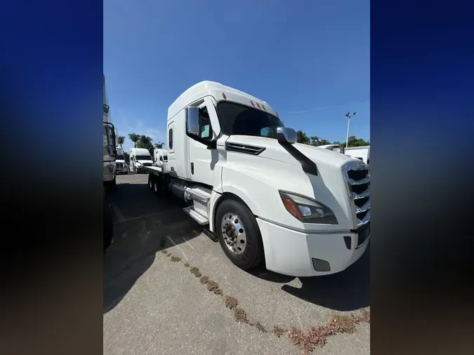 2020 FREIGHTLINER NEW CASCADIA 126c299aeb0370e7c954189d250b15206ad