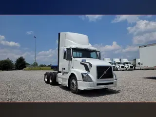 2018 Volvo VNL300
