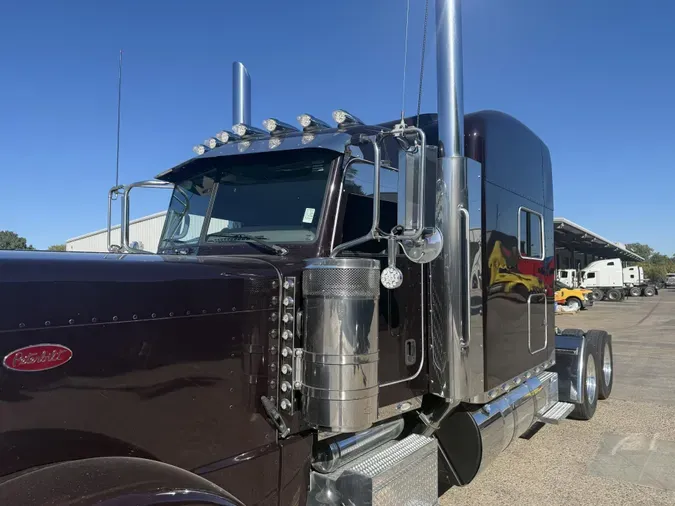 2023 Peterbilt 389c29d4f0a4dc376a0b0a422a619d706cb