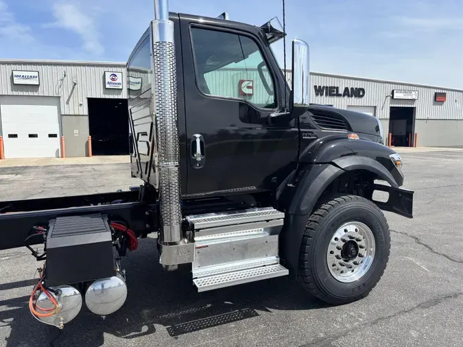 2027 International HV607