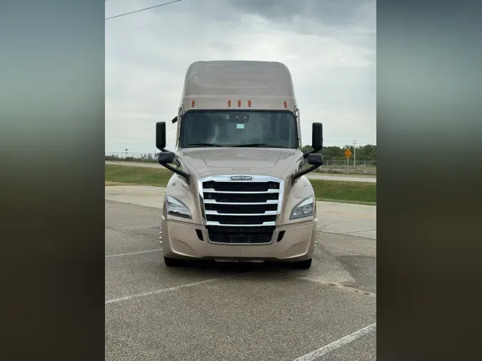 2022 FREIGHTLINER Cascadia 126c2a70aed40feb02c8dbdf2d2a48fa386