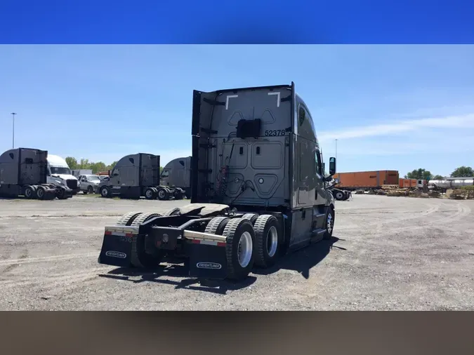 2022 Freightliner Cascadia 126