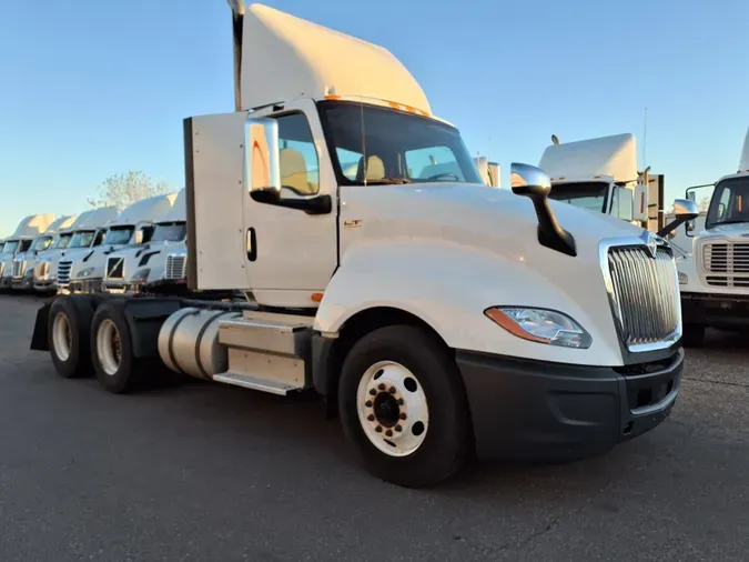 2018 NAVISTAR INTERNATIONAL LT625 DAYCAB T/A