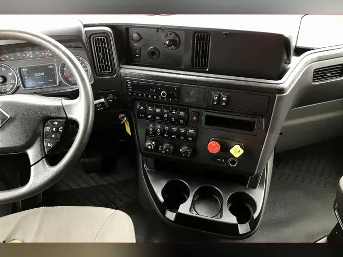 2022 INT LT625 6x4
