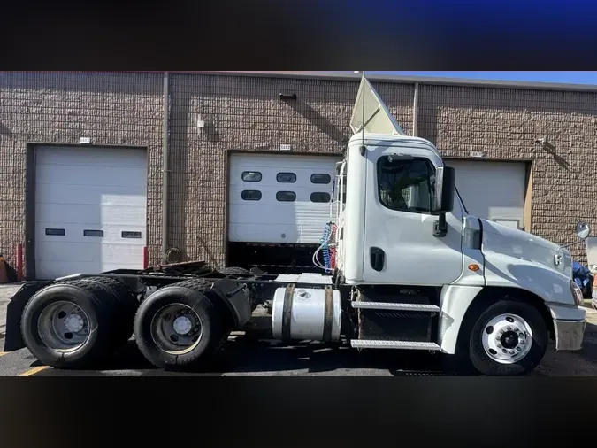 2018 FREIGHTLINER/MERCEDES CASCADIA 125