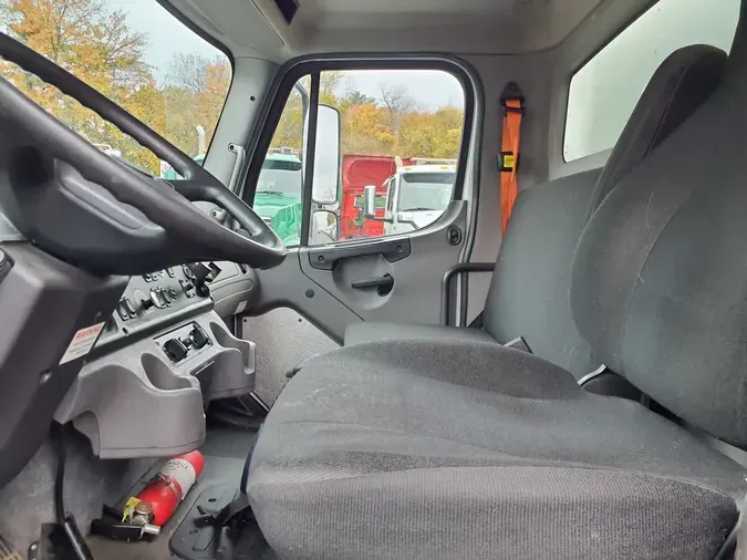 2019 FREIGHTLINER/MERCEDES M2 106