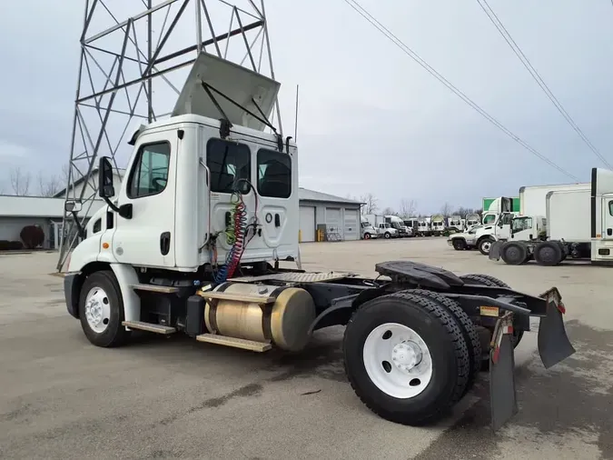 2019 FREIGHTLINER/MERCEDES CASCADIA 113c2bb20c23003e8cfe3b70f2e772a50f2