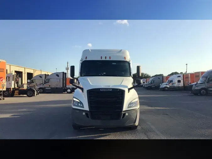 2022 Freightliner Cascadia 126