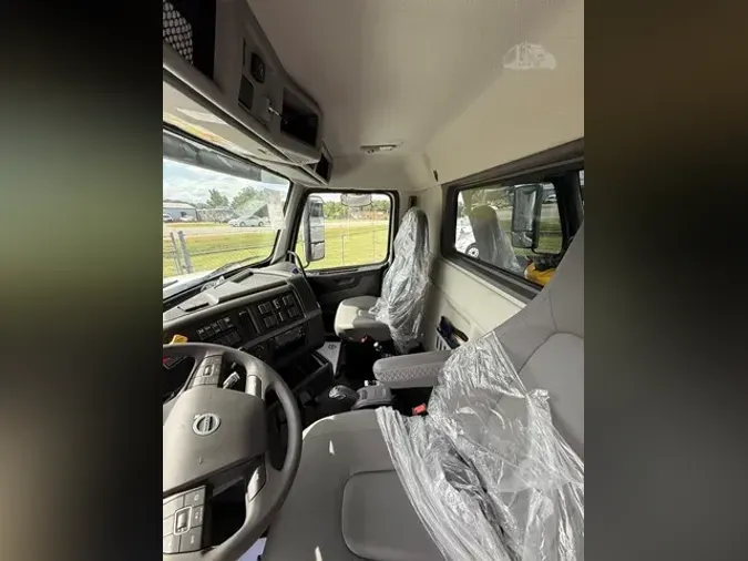 2026 VOLVO VHD84F300