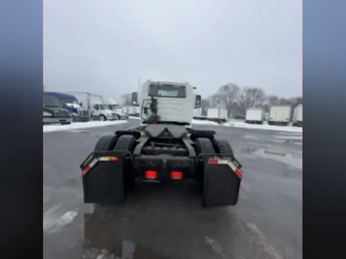 2019 NAVISTAR INTERNATIONAL RH613 DAYCAB S/A