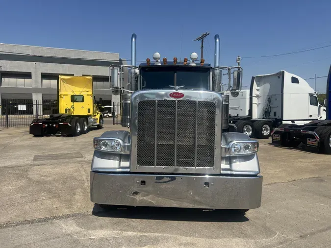 2021 Peterbilt 389