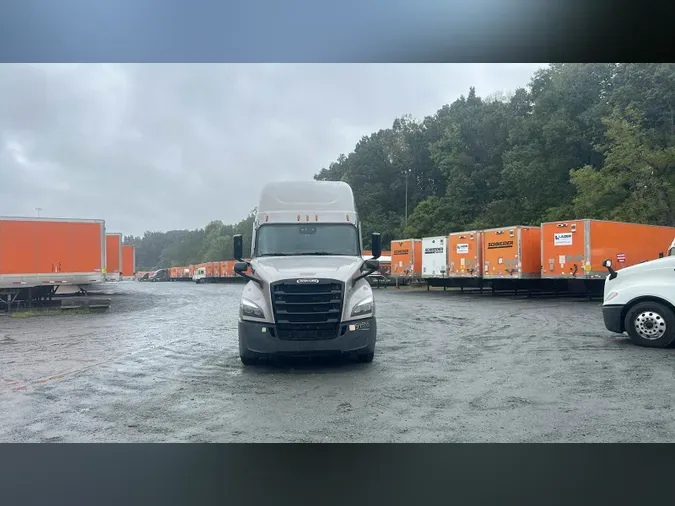 2023 Freightliner Cascadia 126