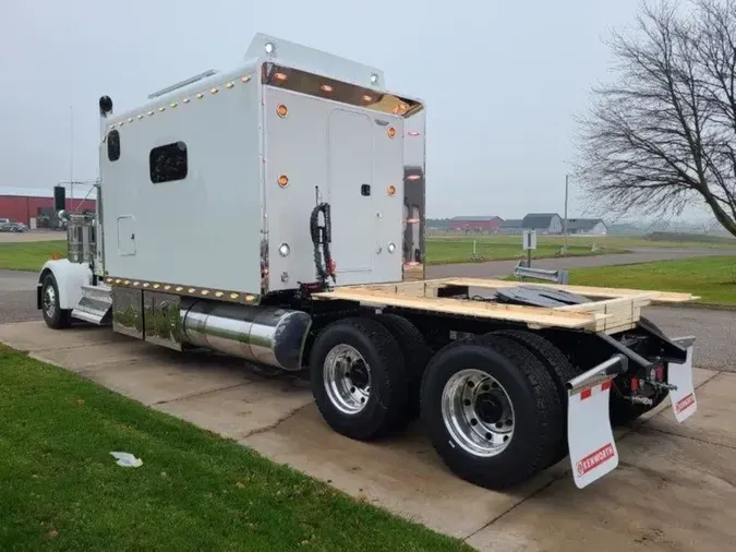 2025 Kenworth W900L